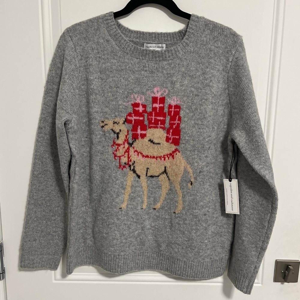 NWT - cupcakes and cashmere Women’s Graphic Super Soft Sweater - Size L
